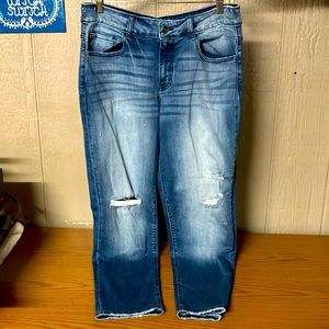 KanCan distressed knee ankle jeans